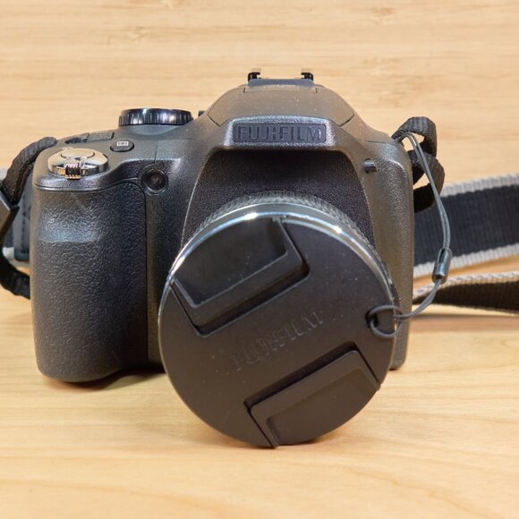 Fujifilm Finepix SL280 14MP Digital Camera, 28X Optical Zoom Lens - Picture 3 of 8